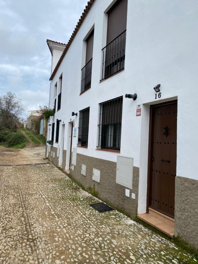 Alojamiento La Tana Fuenteheridos Exterior foto